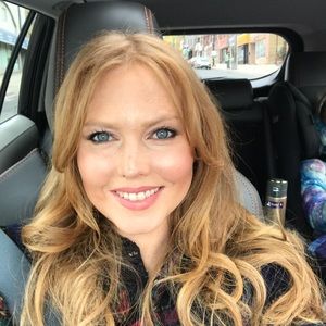 Meet your Posher, Carrie